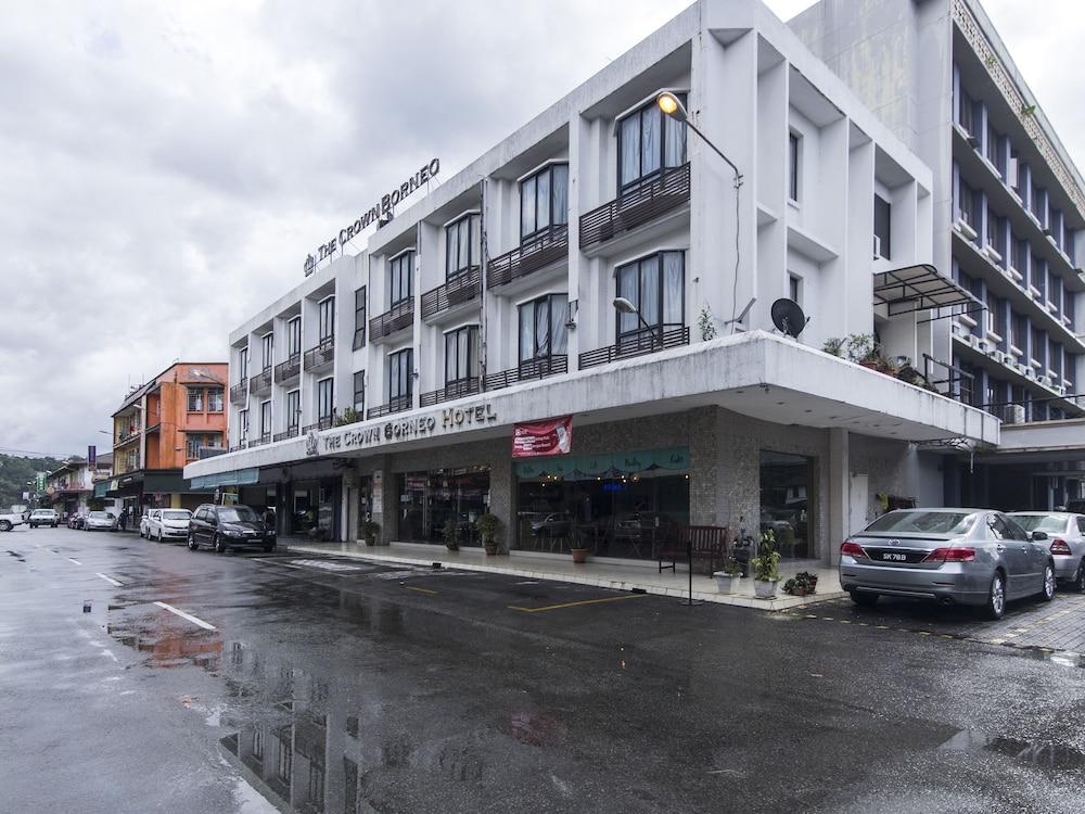 The Crown Borneo Hotel Кота-Кинабалу Экстерьер фото