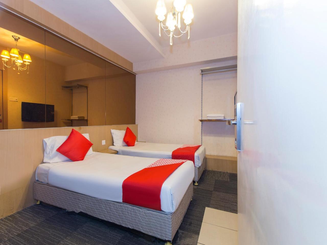 The Crown Borneo Hotel Кота-Кинабалу Экстерьер фото